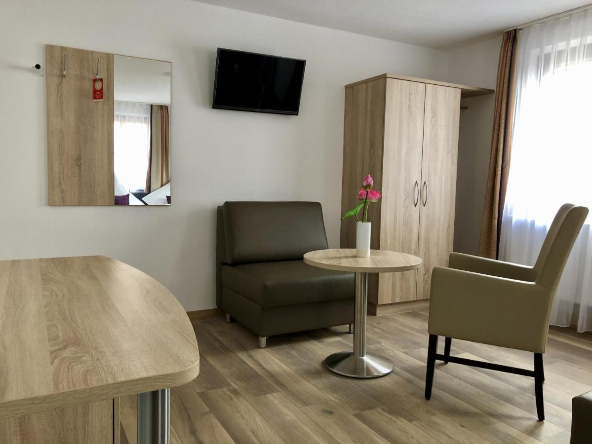 A Lotus Hotel Böblingen Eksteriør bilde